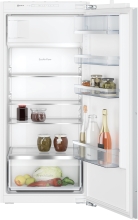 KI2422FE0 Einbau Kühlschrank mit Gefrierfach 123 cm Nische Flachscharnier FreshSafe EcoAirFlow LED
